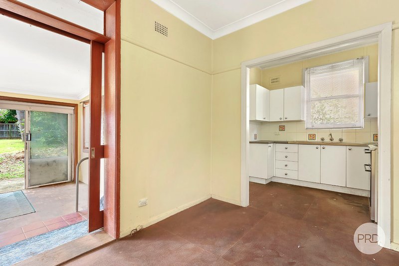 Photo - 22 Belmore Road, Peakhurst NSW 2210 - Image 3