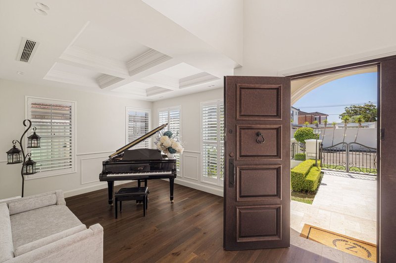 Photo - 22 Bennett Avenue, Roselands NSW 2196 - Image 4