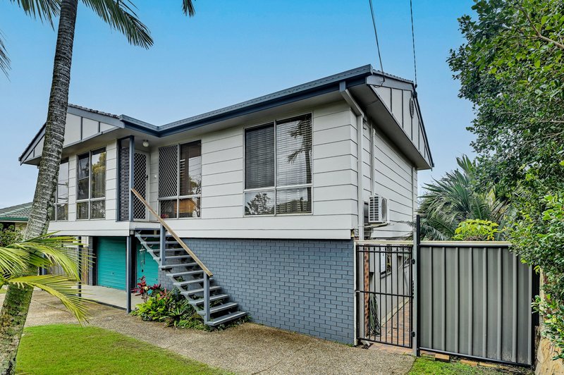 Photo - 22 Bennetts Road, Everton Hills QLD 4053 - Image 3