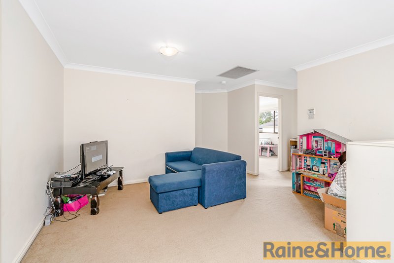 Photo - 22 Bentwood Terrace, Stanhope Gardens NSW 2768 - Image 7