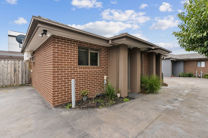 Photo - 2/2 Bernard Street, Reservoir VIC 3073 - Image 2