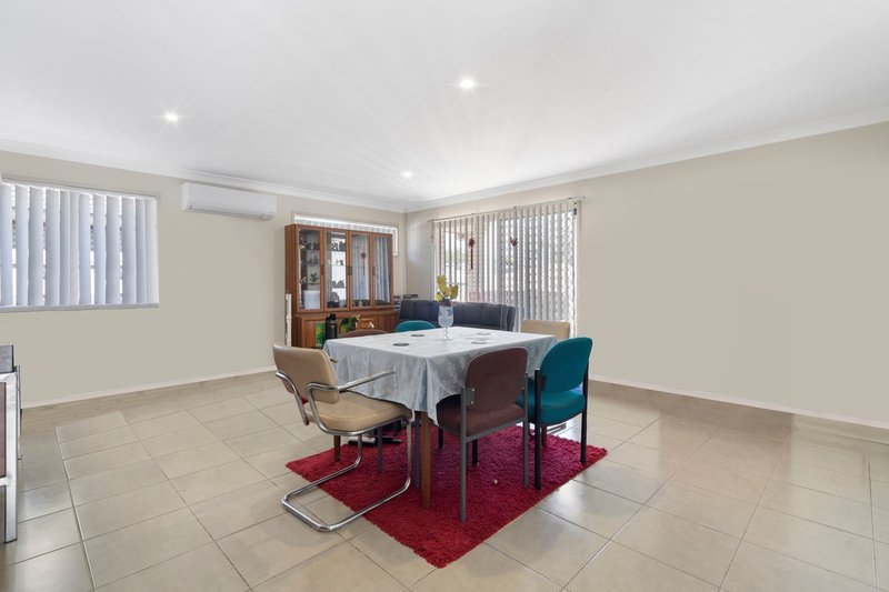 Photo - 22 Biella Court, Leichhardt QLD 4305 - Image 3