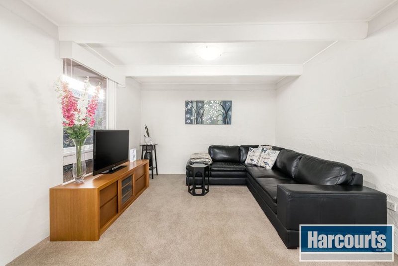 Photo - 22 Birchfield Crescent, Wantirna VIC 3152 - Image 6