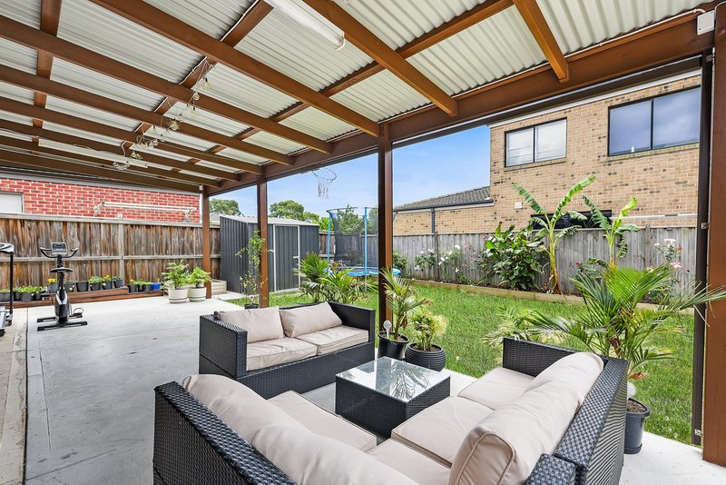 Photo - 22 Blackledge Drive, Cranbourne East VIC 3977 - Image 5