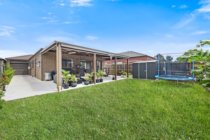 Photo - 22 Blackledge Drive, Cranbourne East VIC 3977 - Image 15