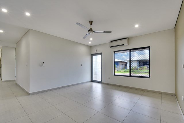 Photo - 22 Blacktop Street, Zuccoli NT 0832 - Image 7