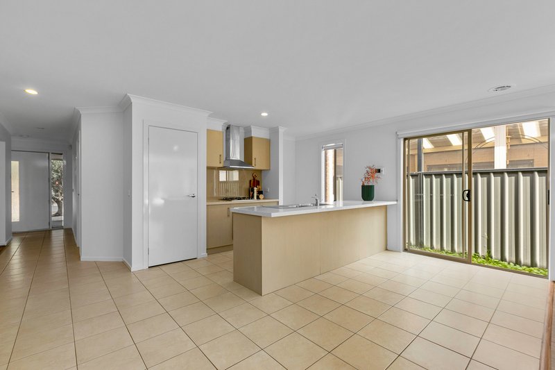 Photo - 22 Bliss Street, Point Cook VIC 3030 - Image 6