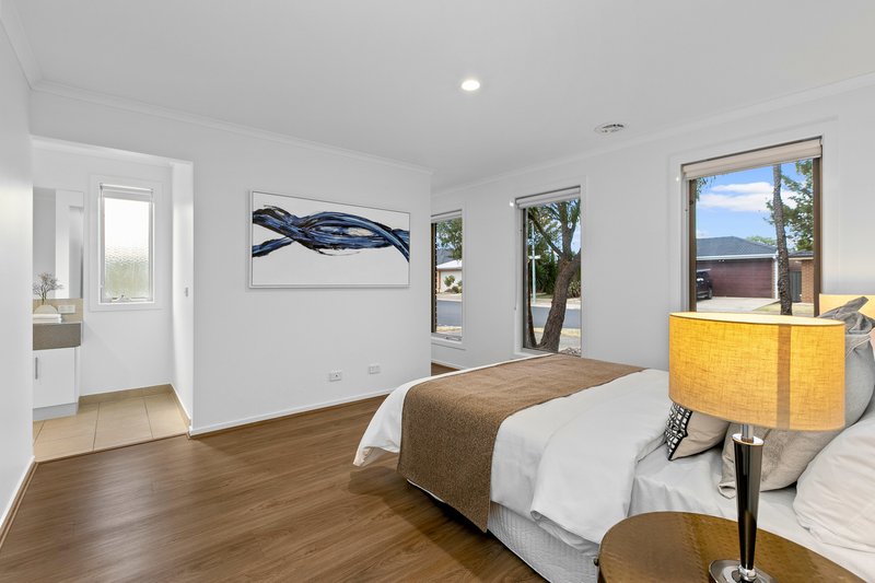 Photo - 22 Bliss Street, Point Cook VIC 3030 - Image 15