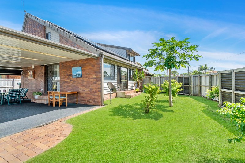 2/2 Blue Waters Crescent, Tweed Heads West NSW 2485