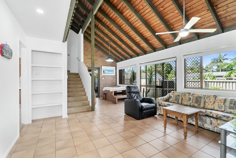 Photo - 2/2 Blue Waters Crescent, Tweed Heads West NSW 2485 - Image 5