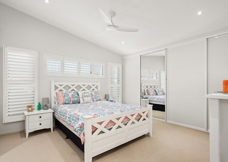 Photo - 22 Bluehaven Drive, Old Bar NSW 2430 - Image 11