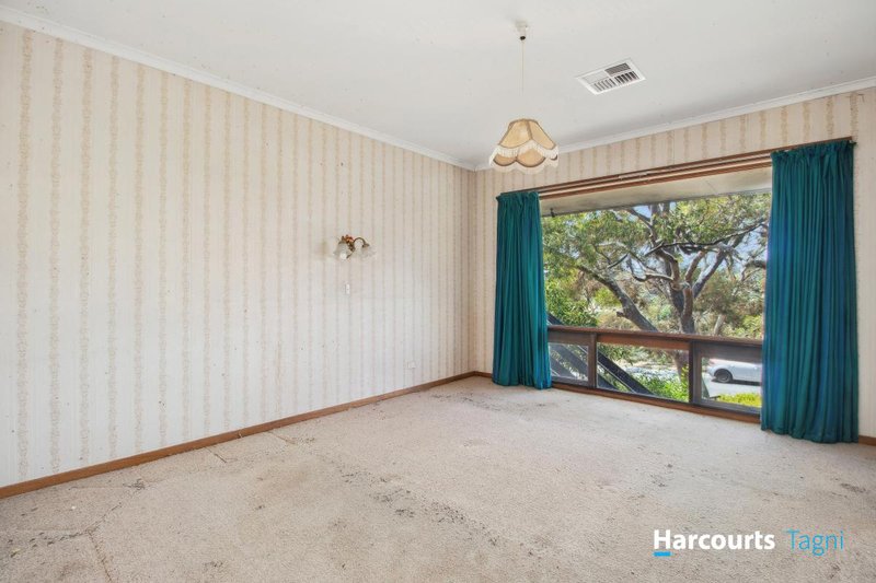 Photo - 22 Bonneyview Road, Flagstaff Hill SA 5159 - Image 11