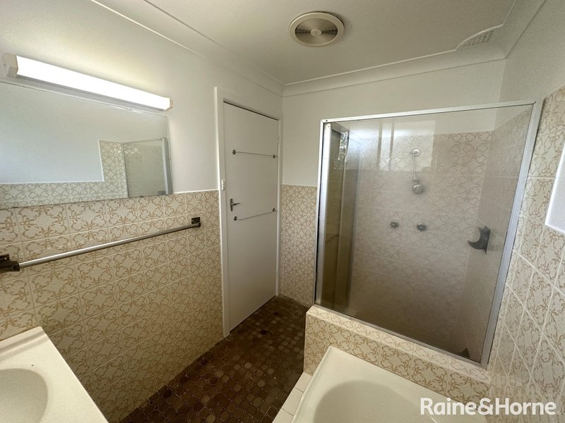 Photo - 22 Boronia Crescent, Orange NSW 2800 - Image 8