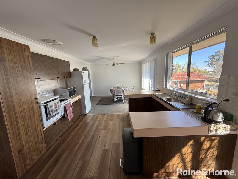 Photo - 22 Boronia Crescent, Orange NSW 2800 - Image 8