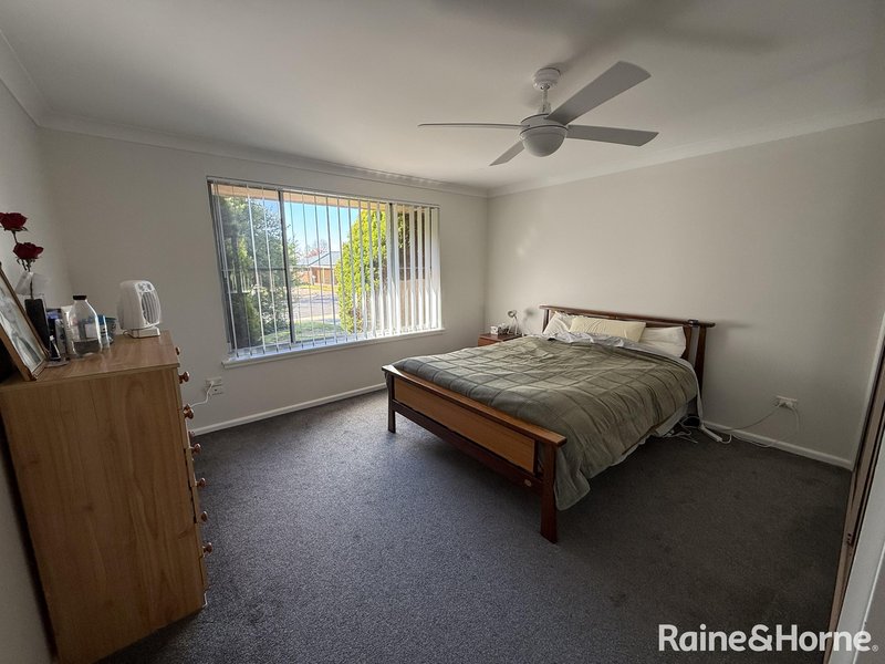 Photo - 22 Boronia Crescent, Orange NSW 2800 - Image 9