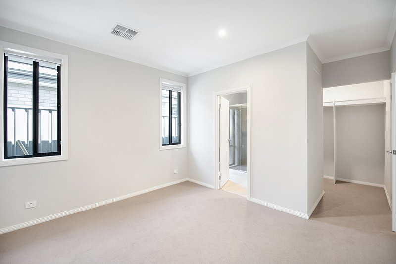 Photo - 22 Botanic Avenue, Mount Barker SA 5251 - Image 2