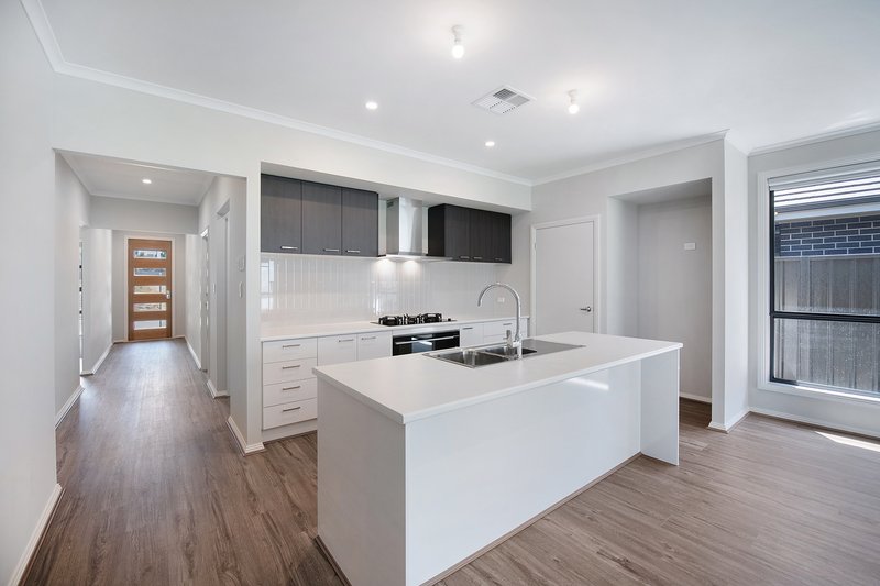 Photo - 22 Botanic Avenue, Mount Barker SA 5251 - Image 11