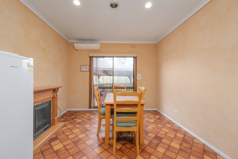 Photo - 22 Botany Court, Clarinda VIC 3169 - Image 4