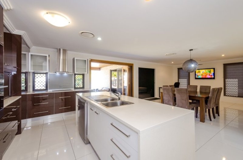 Photo - 22 Bottlebrush Drive, Kirkwood QLD 4680 - Image 3