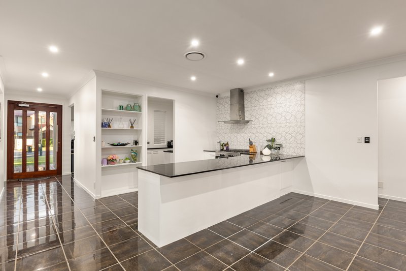 Photo - 22 Boxwood Place, Carseldine QLD 4034 - Image 1