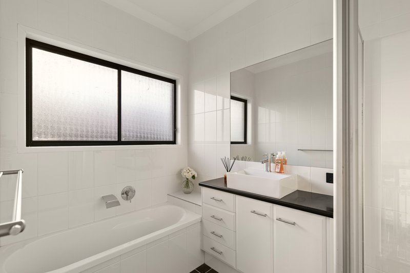Photo - 22 Boxwood Place, Carseldine QLD 4034 - Image 17