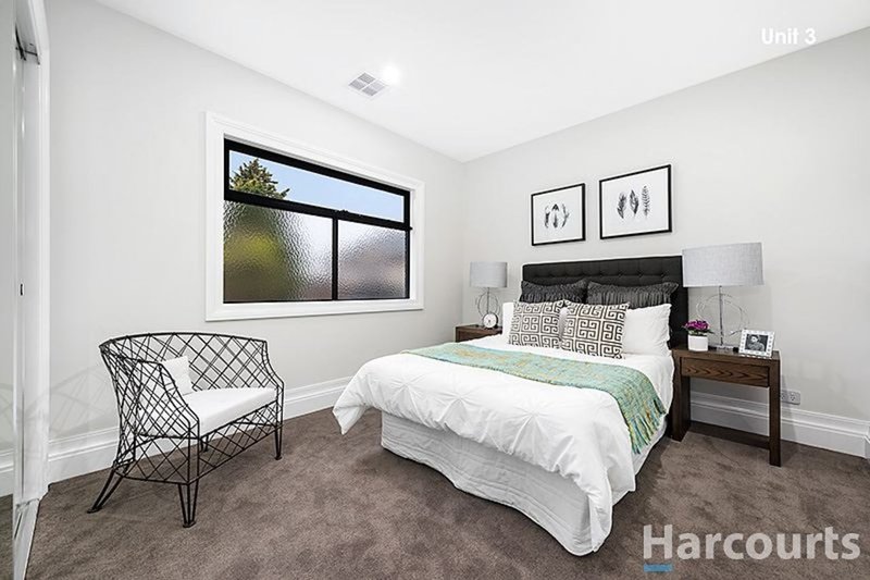 Photo - 2/2 Bridget Street, Glen Waverley VIC 3150 - Image 7