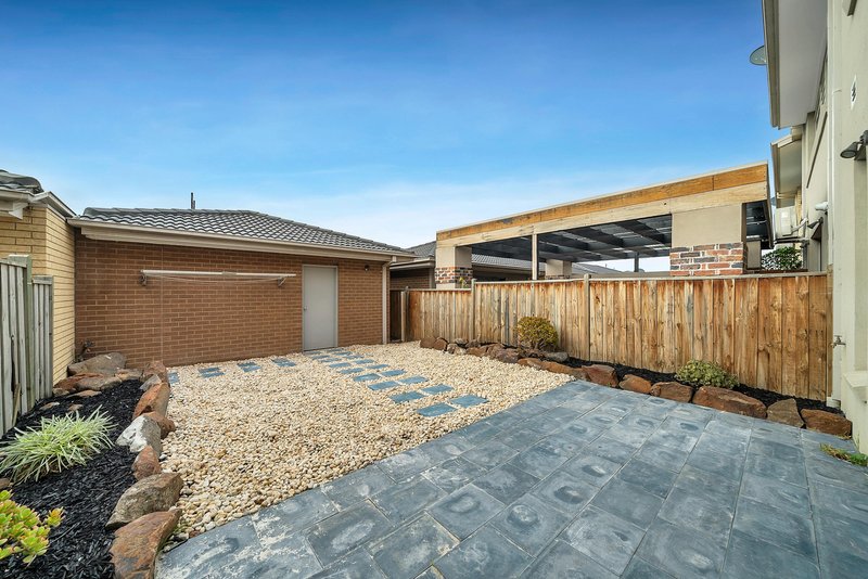 Photo - 22 Broadbeach Circuit, Sanctuary Lakes VIC 3030 - Image 16