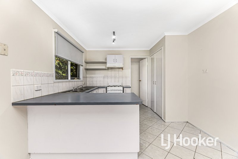 Photo - 22 Broadbent Way, Pakenham VIC 3810 - Image 6