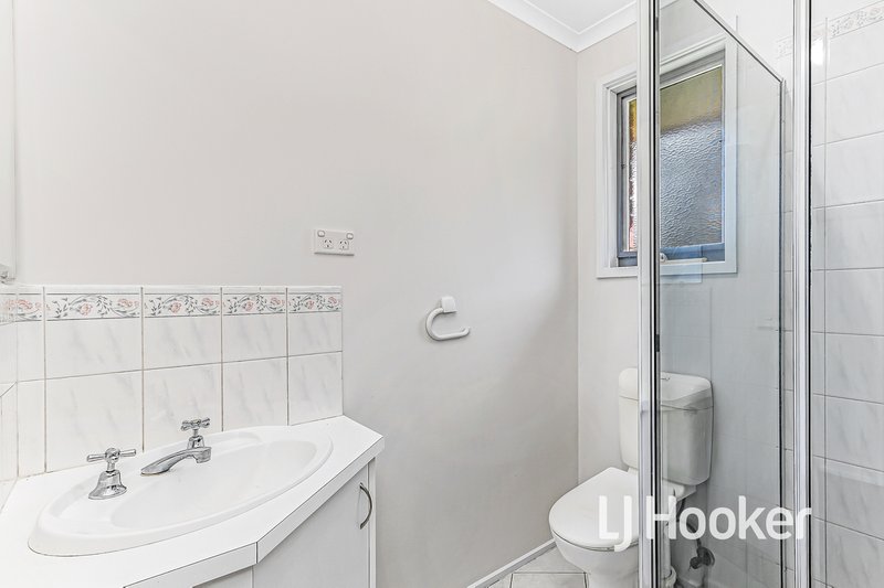 Photo - 22 Broadbent Way, Pakenham VIC 3810 - Image 12