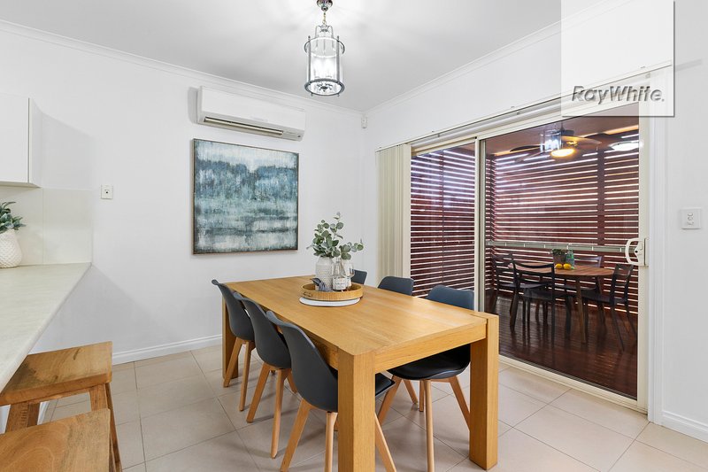 Photo - 22 Broadwater Crescent, Mawson Lakes SA 5095 - Image 5