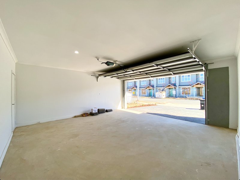 Photo - 22 Broadway Street, Berwick VIC 3806 - Image 2