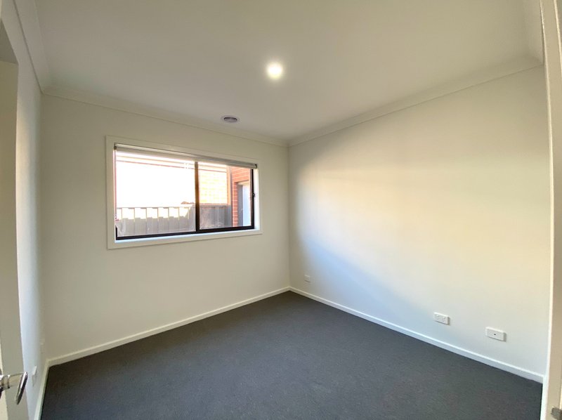 Photo - 22 Broadway Street, Berwick VIC 3806 - Image 6