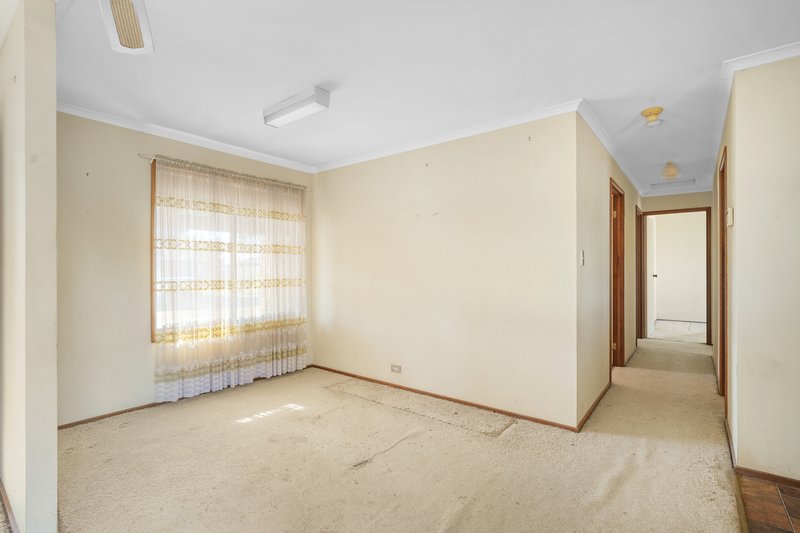 Photo - 22 Brooks Avenue, Willaston SA 5118 - Image 2