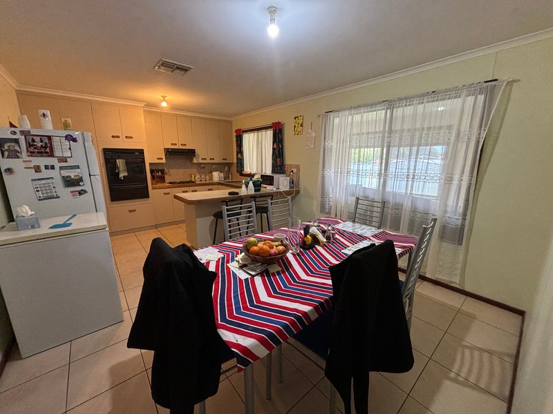 Photo - 22 Brooks Crescent, Darlington Point NSW 2706 - Image 12