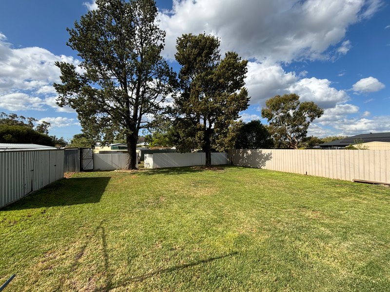 Photo - 22 Brooks Crescent, Darlington Point NSW 2706 - Image 16