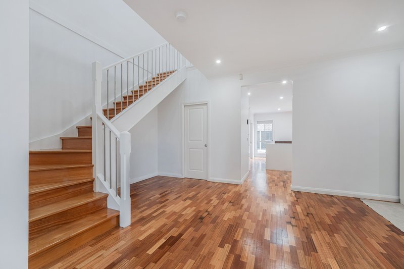 Photo - 22 Brookvale Court, Roxburgh Park VIC 3064 - Image 13