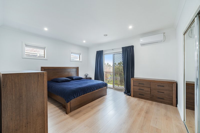 Photo - 22 Brookvale Court, Roxburgh Park VIC 3064 - Image 16