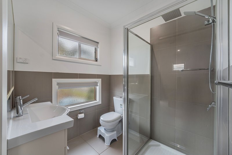 Photo - 22 Brookvale Court, Roxburgh Park VIC 3064 - Image 17