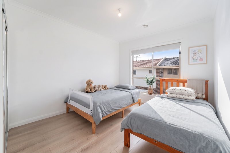 Photo - 22 Brookvale Court, Roxburgh Park VIC 3064 - Image 18