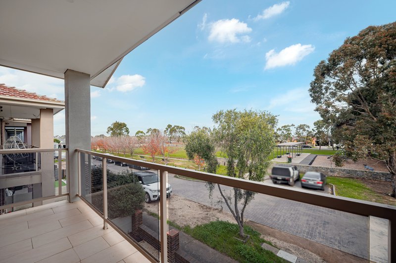 Photo - 22 Brookvale Court, Roxburgh Park VIC 3064 - Image 23