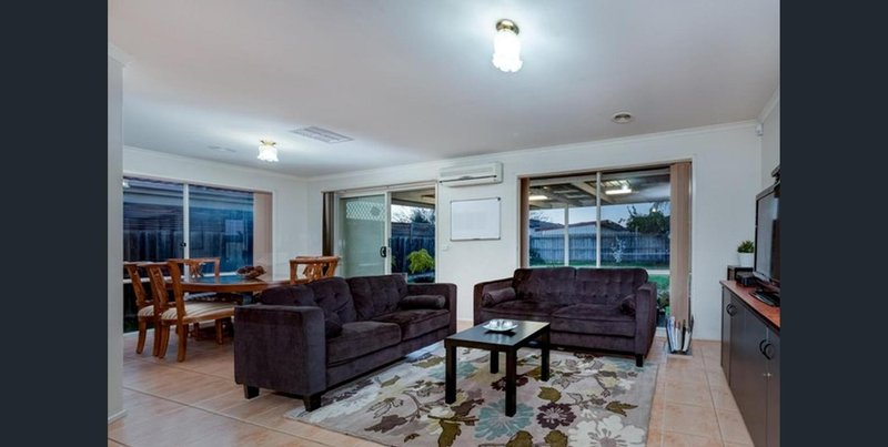 Photo - 22 Buchan Court, Hoppers Crossing VIC 3029 - Image 8