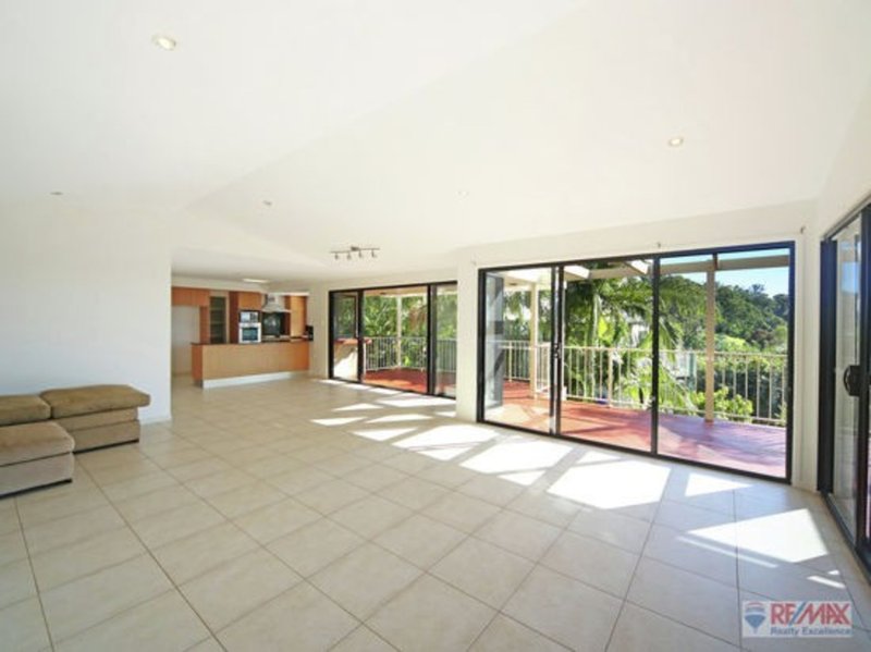 Photo - 22 Buderim Vista Court, Buderim QLD 4556 - Image 5