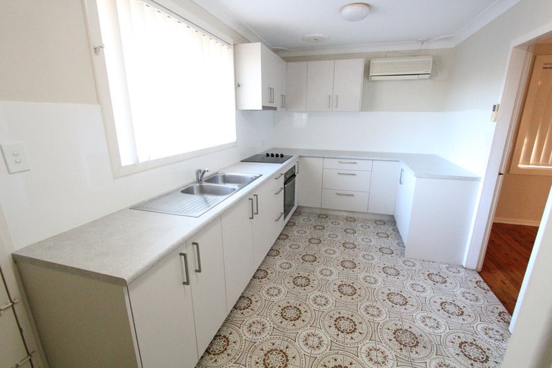 Photo - 22 Bungulla Street, Sadleir NSW 2168 - Image 2