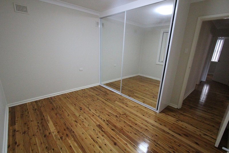 Photo - 22 Bungulla Street, Sadleir NSW 2168 - Image 4