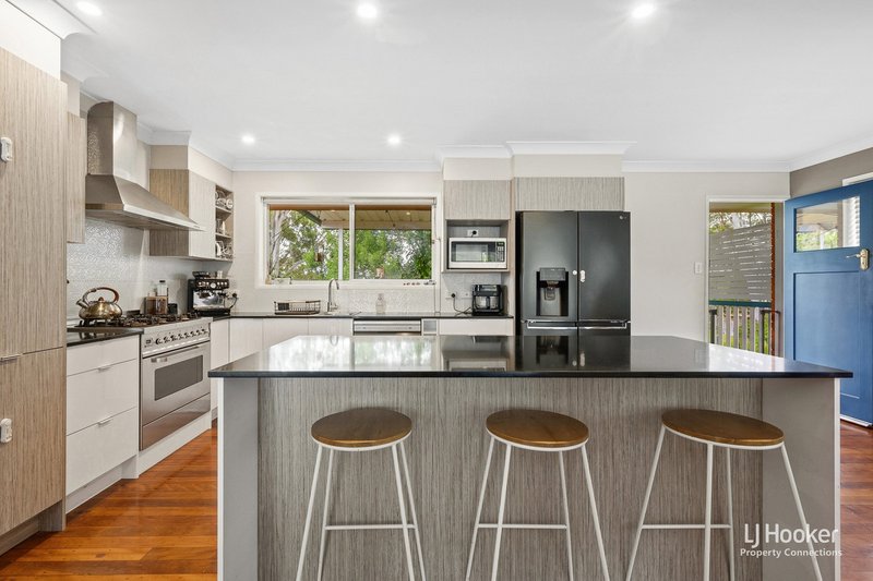Photo - 22 Bunya Park Drive, Eatons Hill QLD 4037 - Image 7