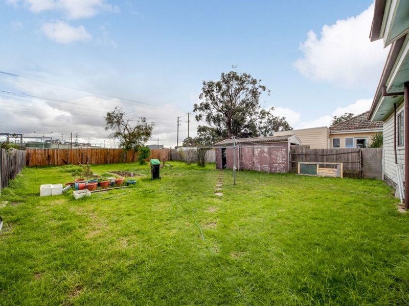 Photo - 22 Burden St , Springvale VIC 3171 - Image 9