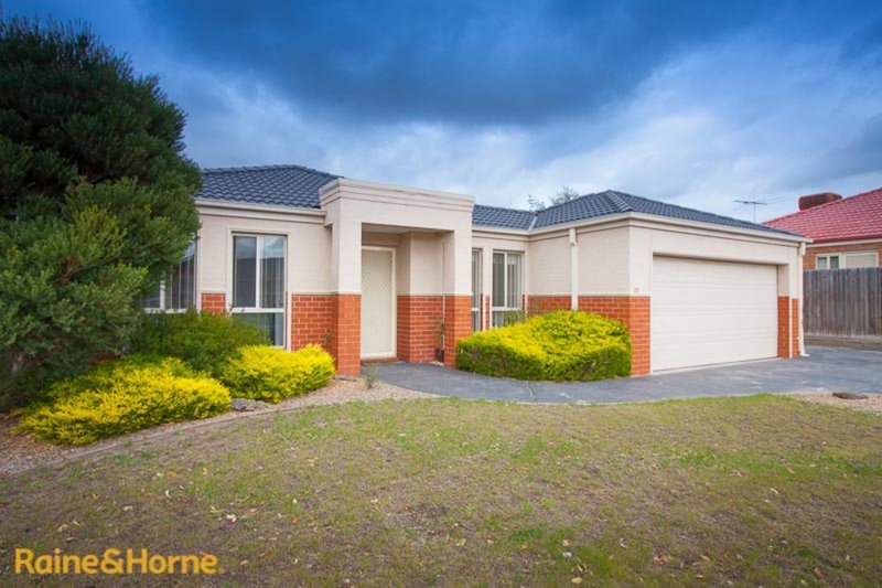 22 Burge Drive, Sunbury VIC 3429