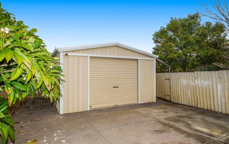 Photo - 22 Burgland Drive, Girrawheen WA 6064 - Image 16