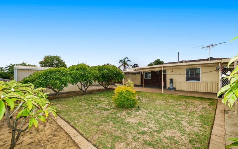 Photo - 22 Burgland Drive, Girrawheen WA 6064 - Image 17