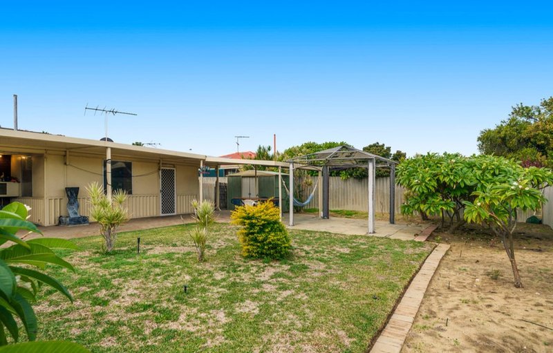 Photo - 22 Burgland Drive, Girrawheen WA 6064 - Image 18